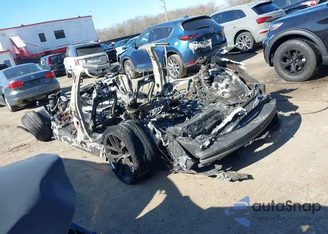 2021 Tesla Model S Plaid Tri Motor All-Wheel Drive z USA, uszkodzony, nr VIN 5YJSA1E68MF455324